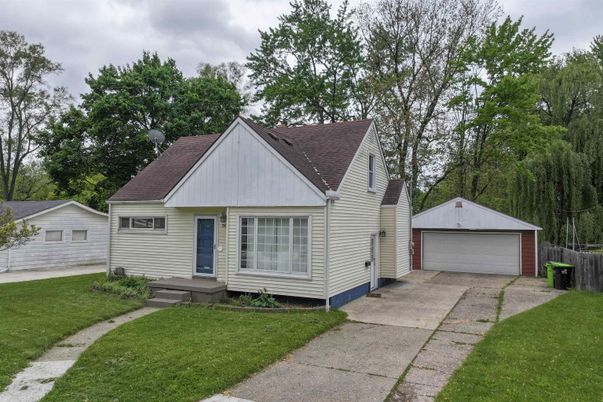 Backyard, Detached Garage, Exterior