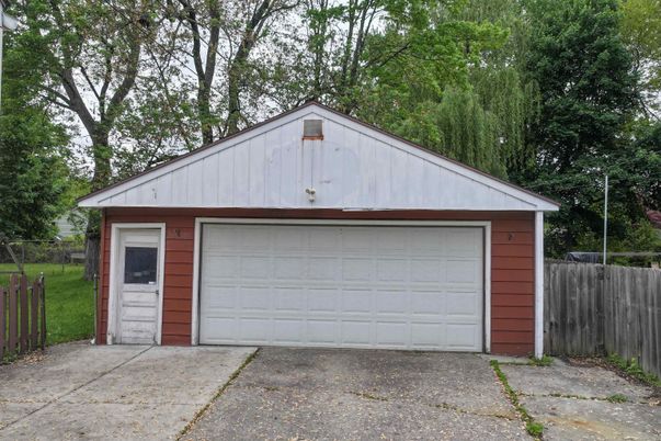 Detached Garage, Exterior