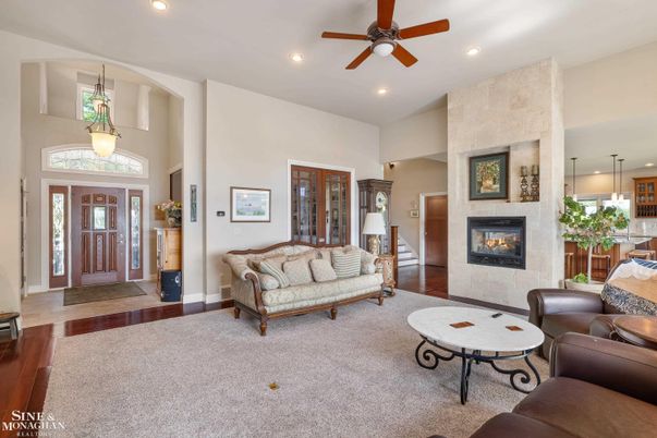Fireplace, Interior, Living room, Pendant Lights, Recessed Lighting