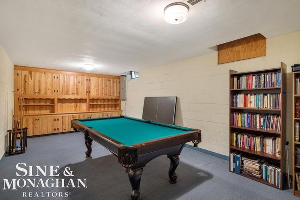 Billiard Table, Game Room, Interior