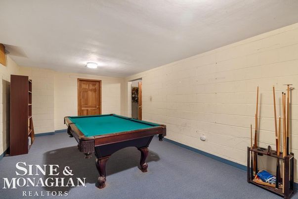 Billiard Table, Game Room, Interior