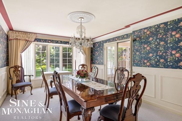 Chandelier, Dining room, Interior