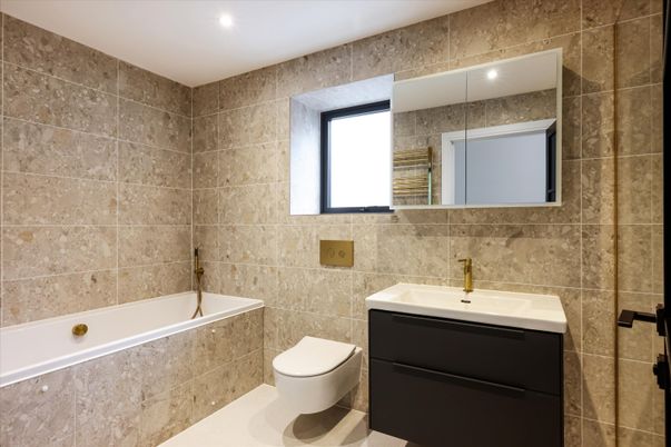 Bathroom, Interior, Recessed Lighting