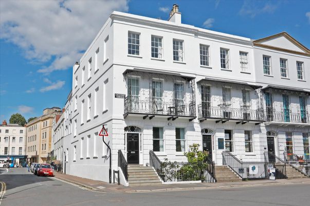 Exterior, Facade, Rowhouse