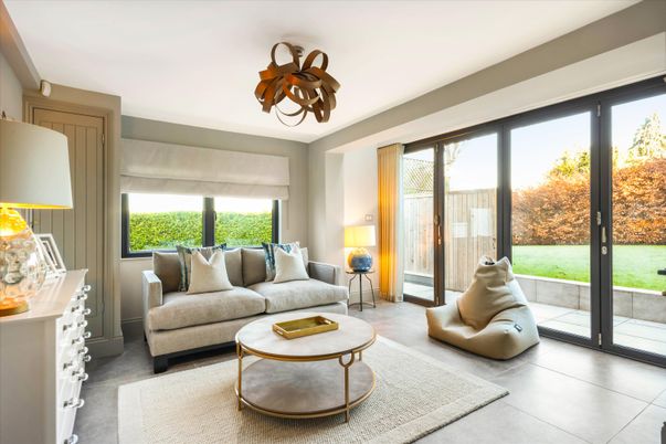 Chandelier, Interior, Living room