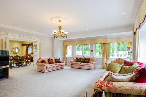 Chandelier, Dining room, Interior, Living room, Recessed Lighting