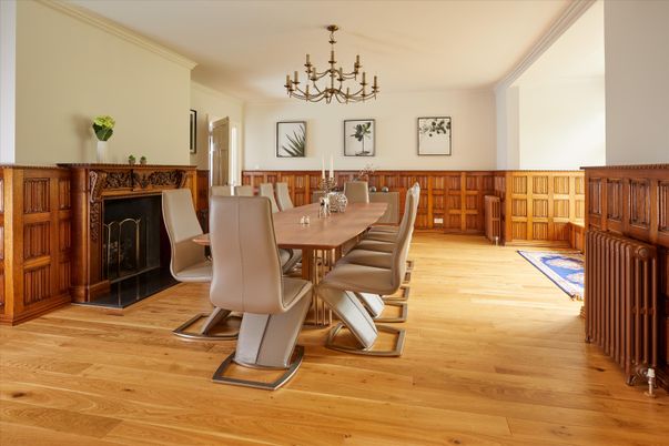 Chandelier, Dining room, Fireplace, Interior, Wood Texture Flooring