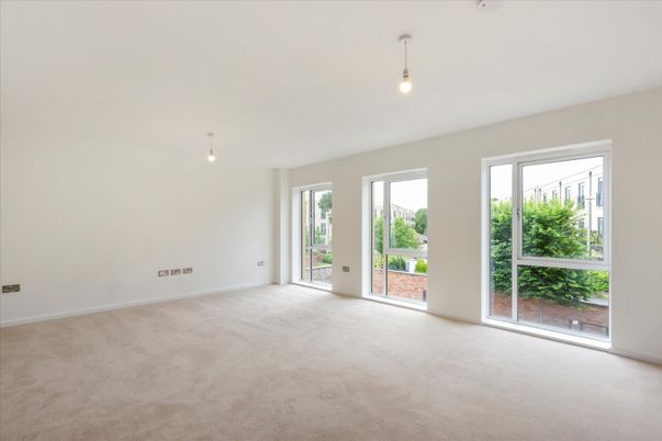Empty room, Interior, Pendant Lights