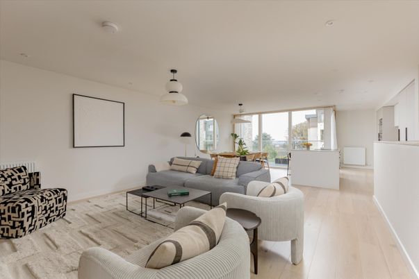 Dining room, Interior, Living room, Pendant Lights, Recessed Lighting, Wood Texture Flooring