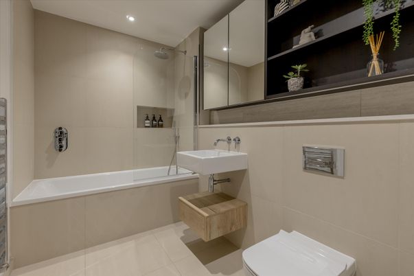 Bathroom, Interior, Recessed Lighting