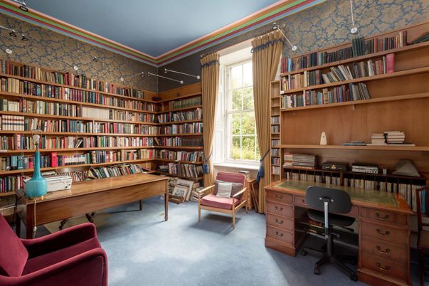 Home Office, Interior