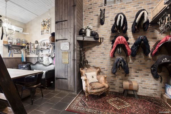 Interior, Pendant Lights, Stone Walls