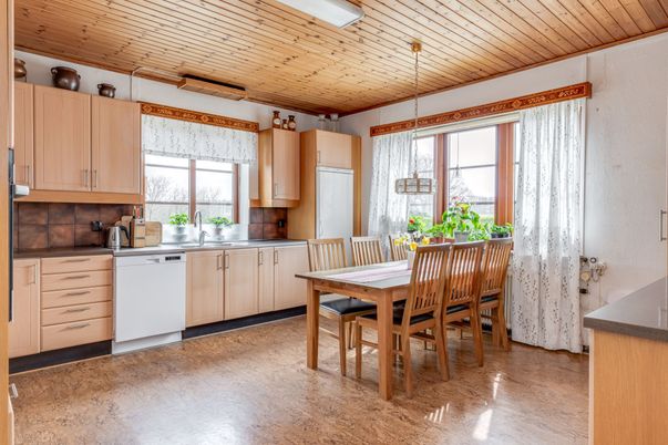 Dining room, Interior, Kitchen, Pendant Lights, Wooden Ceilings