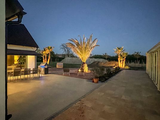 Backyard, Exterior