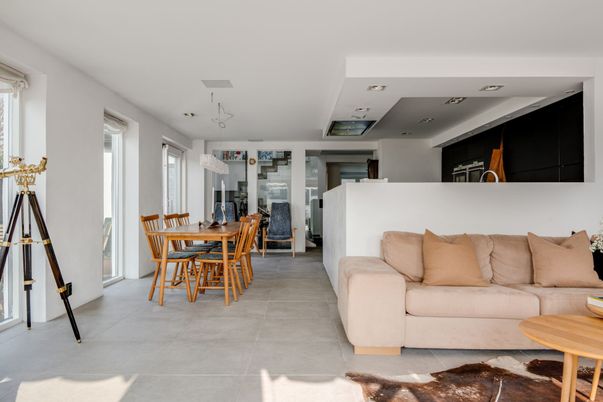 Dining room, Interior, Living room, Pendant Lights, Recessed Lighting