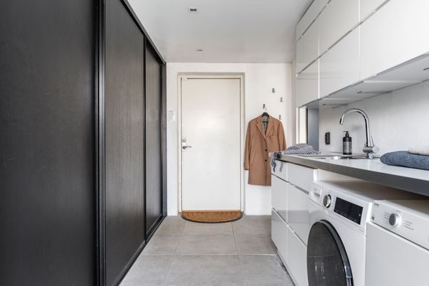 Interior, Washer