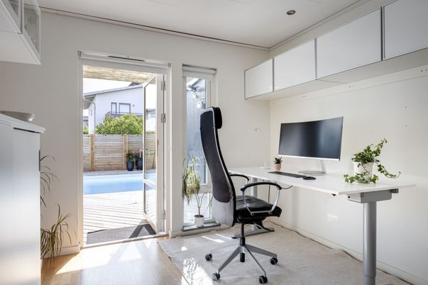 Home Office, Interior