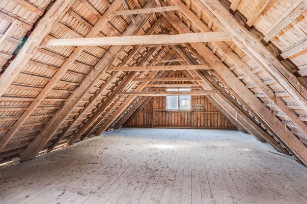 Empty room, Interior, Wooden Beams, Wooden Ceilings