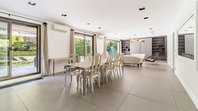 Dining room, Interior, Pendant Lights, Recessed Lighting