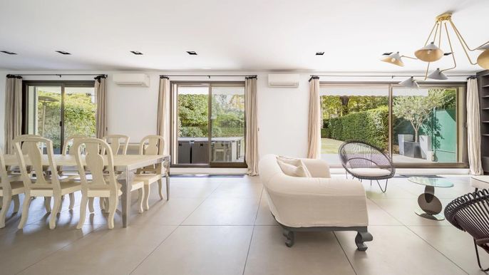 Dining room, Interior, Living room, Recessed Lighting