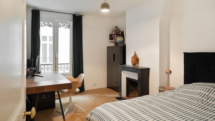 Bedroom, Fireplace, Home Office, Interior, Wood Texture Flooring