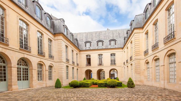Exterior, Facade, French Provincial