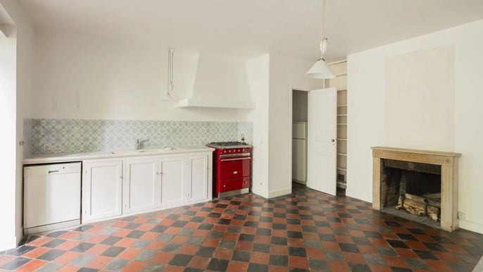 Fireplace, Interior, Kitchen, Pendant Lights