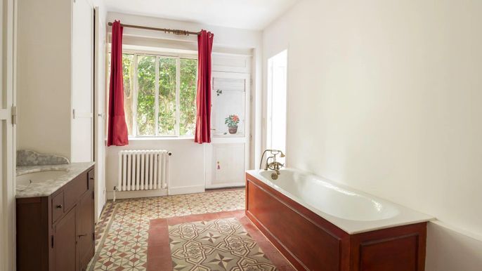 Bathroom, Interior