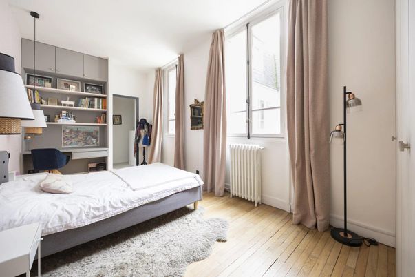Bedroom, Interior, Pendant Lights, Wood Texture Flooring