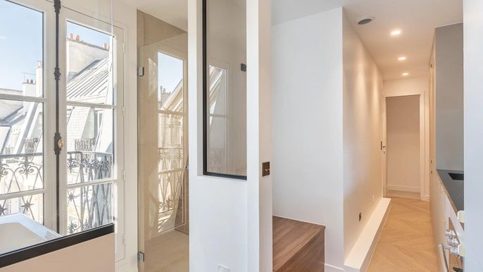 Interior, Recessed Lighting, Wood Texture Flooring