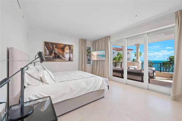 Bedroom, Interior, Recessed Lighting, Water
