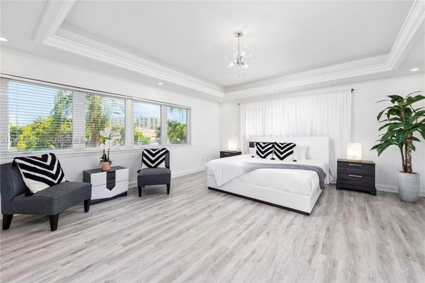 Bedroom, Interior, Pendant Lights, Recessed Lighting, Wood Texture Flooring
