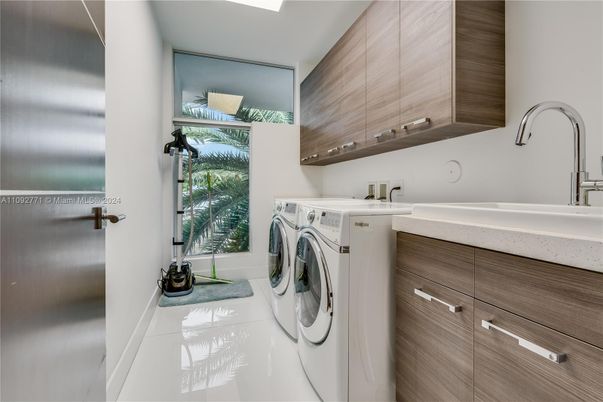 Interior, Washer