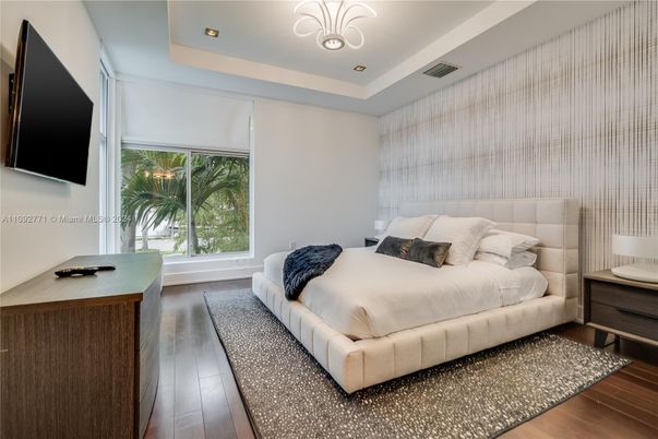 Bedroom, Interior, Pendant Lights, Recessed Lighting, Wood Texture Flooring