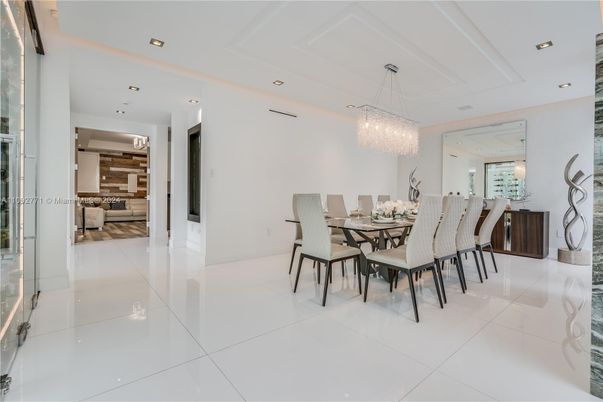 Chandelier, Dining room, Interior, Recessed Lighting