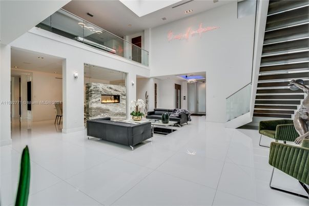 Fireplace, Interior, Recessed Lighting