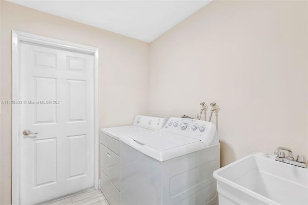 Interior, Washer