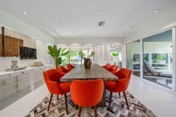Dining room, Interior, Recessed Lighting