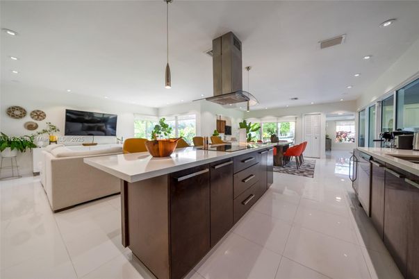 Dining room, Interior, Kitchen, Living room, Pendant Lights, Recessed Lighting