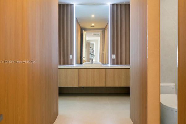 Bathroom, Interior, Recessed Lighting