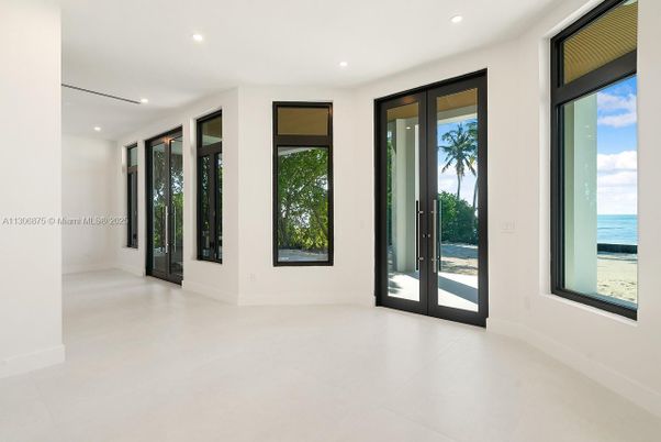 Empty room, Interior, Recessed Lighting, Water