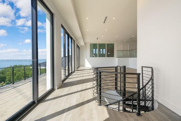 Interior, Recessed Lighting, Water, Wood Texture Flooring