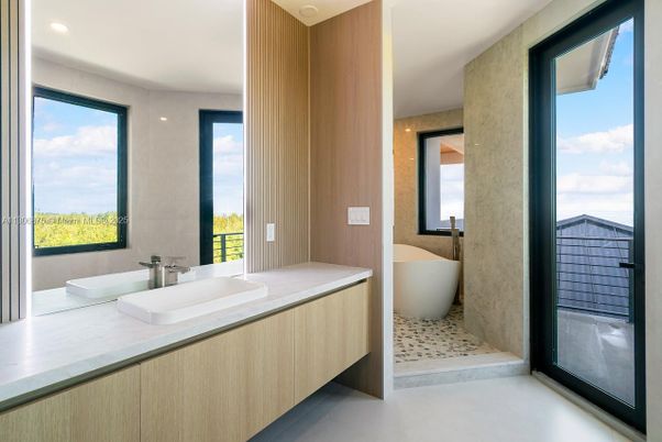 Bathroom, Free Standing Baths, Interior, Recessed Lighting