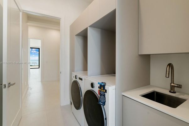 Interior, Washer