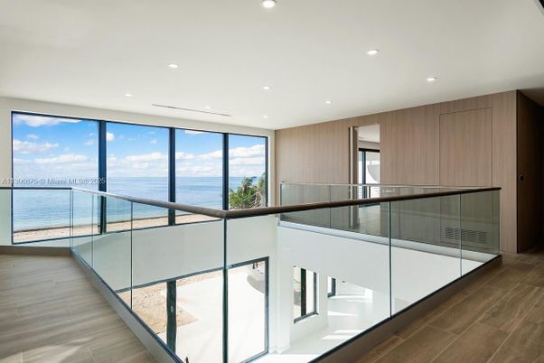 Interior, Recessed Lighting, Water, Wood Texture Flooring