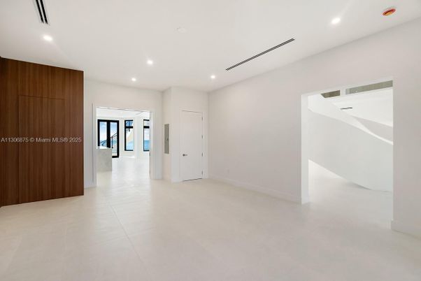 Empty room, Interior, Recessed Lighting