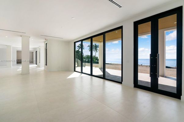 Empty room, Interior, Recessed Lighting, Water