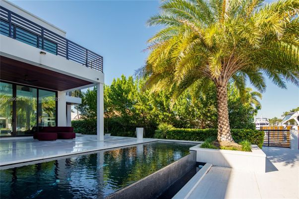 Exterior, Lake, Pool