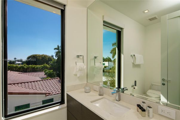 Bathroom, Interior, Recessed Lighting