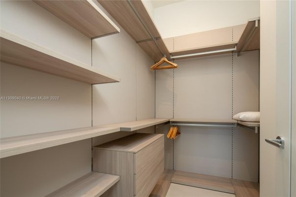 Interior, Walk-in Closets